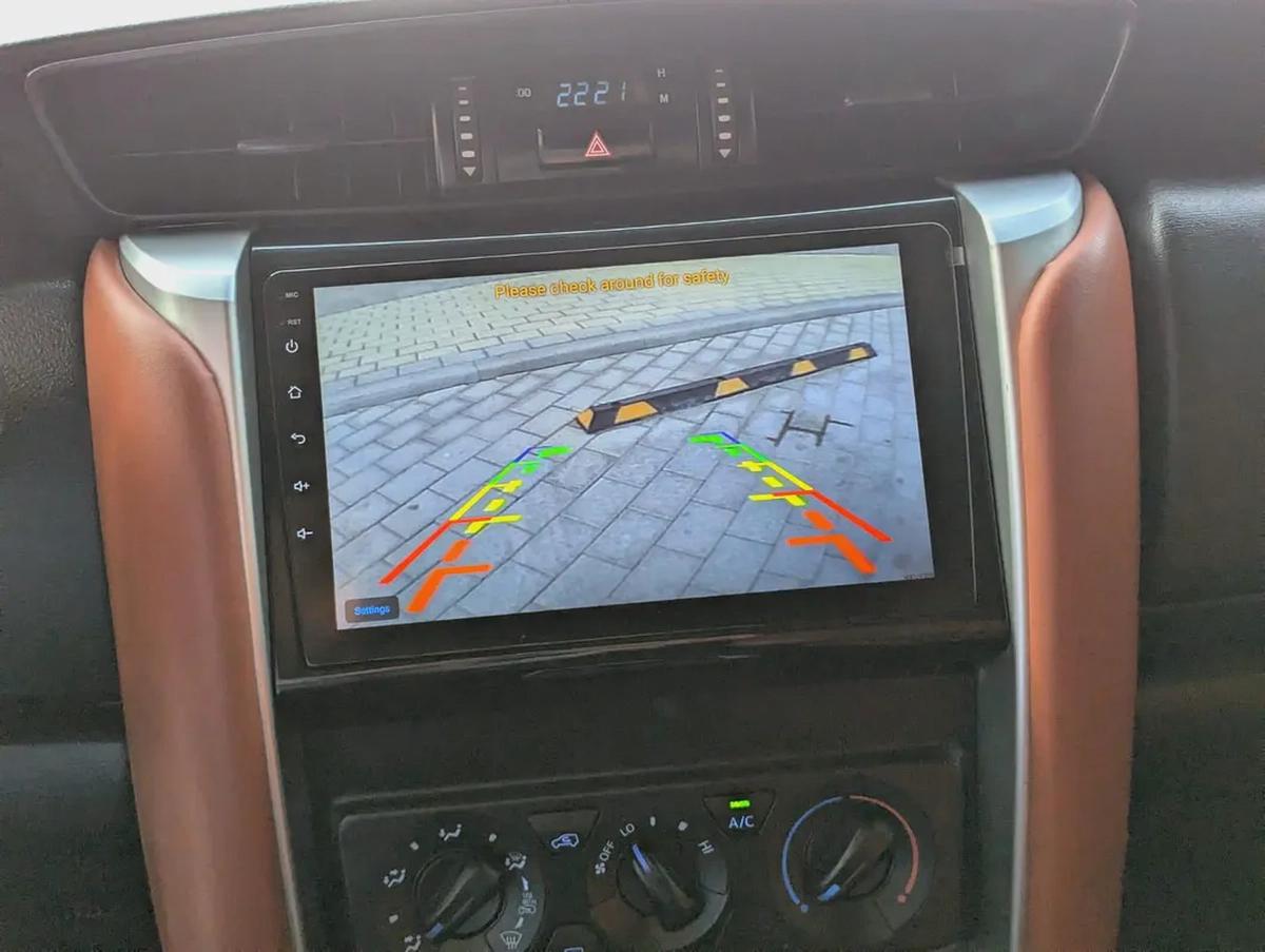 TOYOTA FORTUNER 2017 FACELIFTED 2025 GCC V4 2.7L 4X4 IN PERFECT CONDITION-7-7