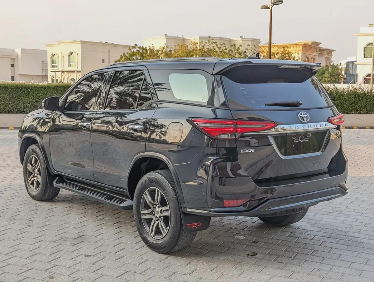 TOYOTA FORTUNER 2017 FACELIFTED 2025 GCC V4 2.7L 4X4 IN PERFECT CONDITION-12-12