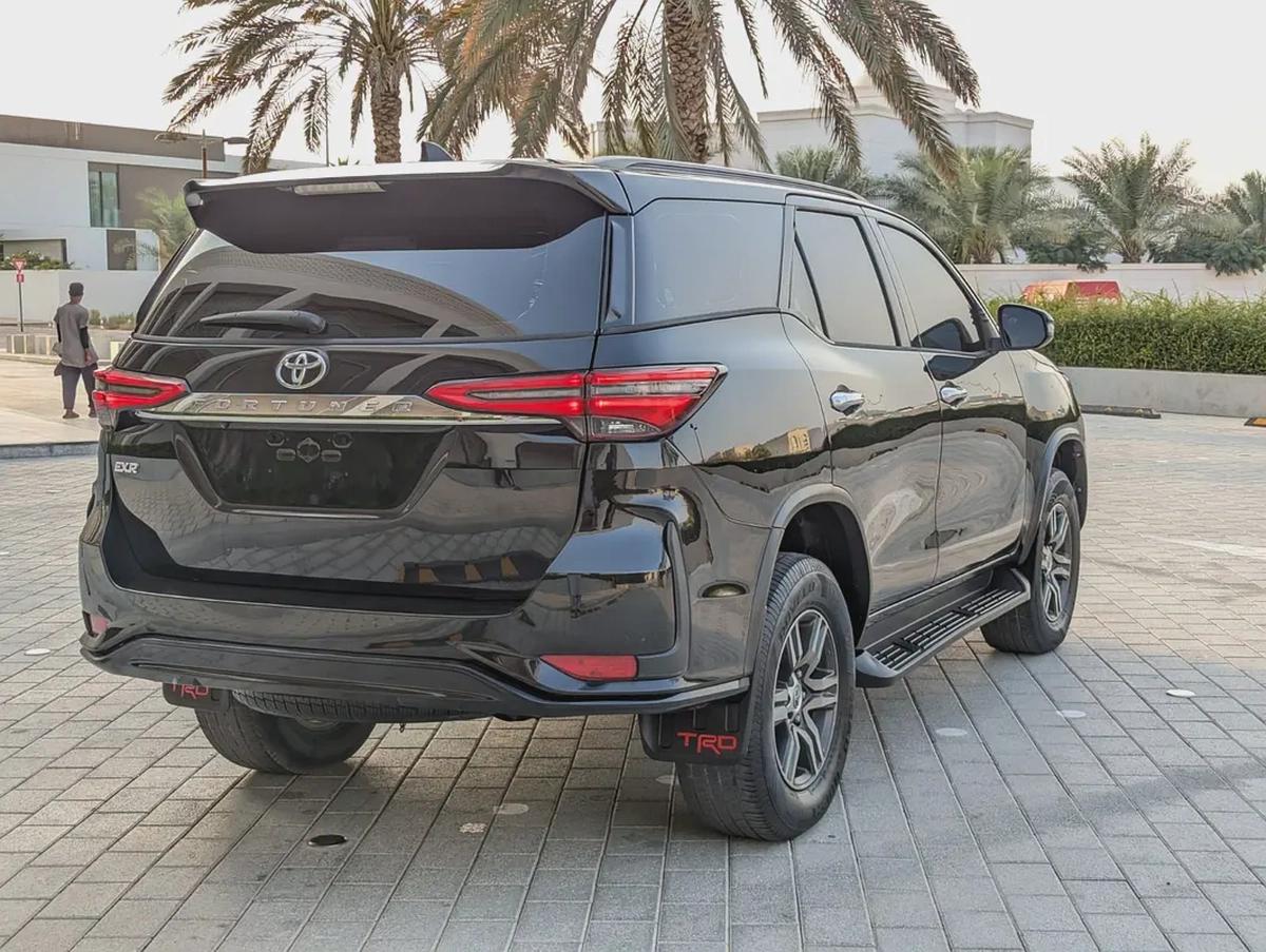 TOYOTA FORTUNER 2017 FACELIFTED 2025 GCC V4 2.7L 4X4 IN PERFECT CONDITION-13-13