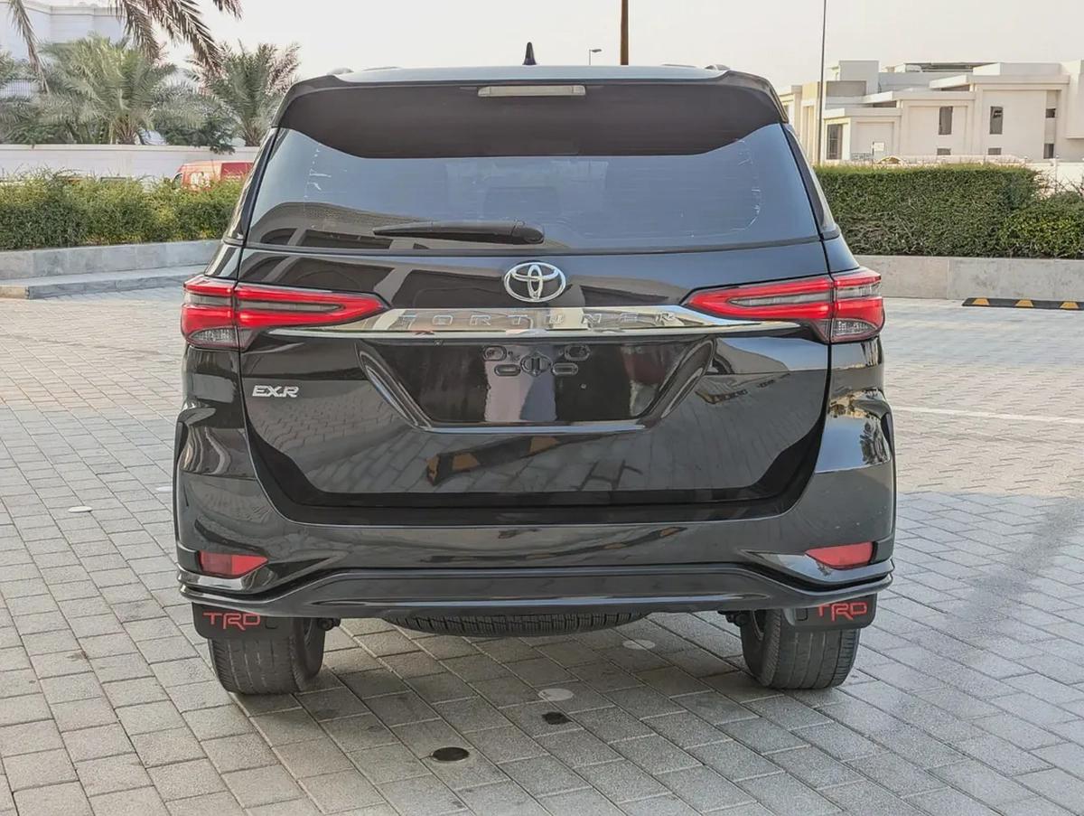TOYOTA FORTUNER 2017 FACELIFTED 2025 GCC V4 2.7L 4X4 IN PERFECT CONDITION-16-16