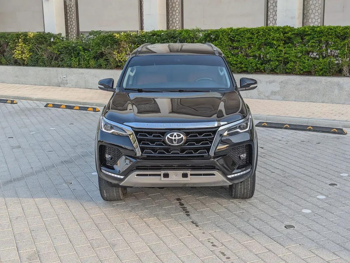 TOYOTA FORTUNER 2017 FACELIFTED 2025 GCC V4 2.7L 4X4 IN PERFECT CONDITION-17-17