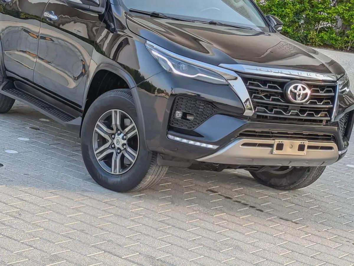 TOYOTA FORTUNER 2017 FACELIFTED 2025 GCC V4 2.7L 4X4 IN PERFECT CONDITION-19-19