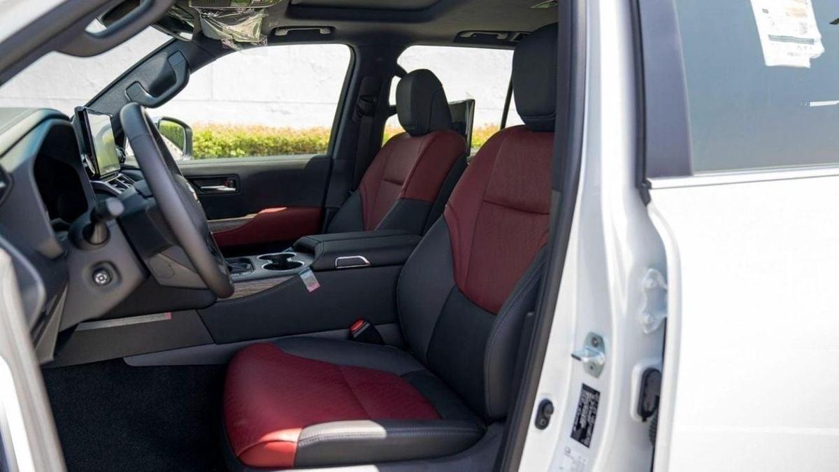 Toyota Land Cruiser LAND CRUISER LC 300 VXR 3.5L petrol MY2024 for export only-12-12