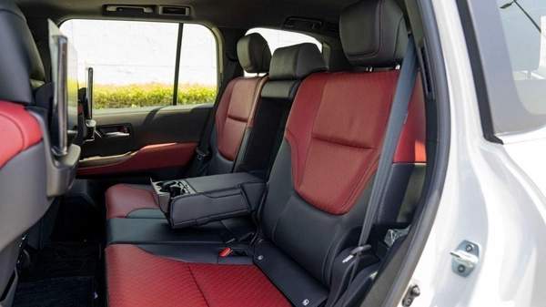 Toyota Land Cruiser LAND CRUISER LC 300 VXR 3.5L petrol MY2024 for export only