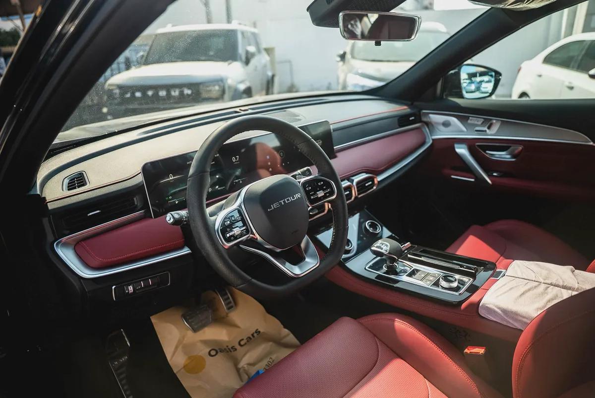 Jetour X70 Plus Luxury 2025 Low Mileage GCC 1.6L Turbo 4 Cylinders-5-5