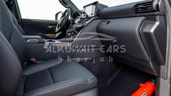 Toyota Land Cruiser TOYOTA LAND CRUISER LC300 VX 4.0P AT MY2024 twin turbo