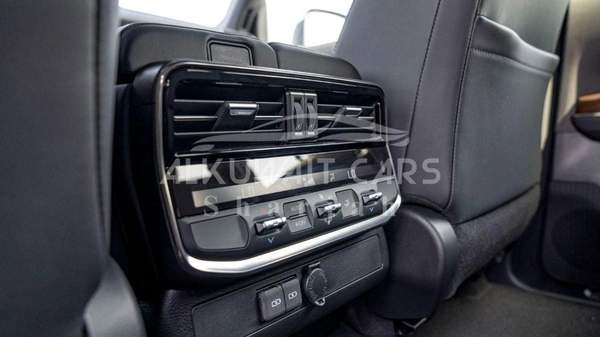 Toyota Land Cruiser TOYOTA LAND CRUISER LC300 VX 4.0P AT MY2024 twin turbo