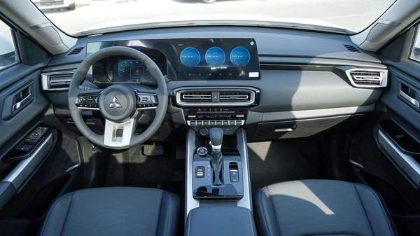 Mitsubishi Destinator Brand New 2026 Mitsubishi Destinator Premium (N-DEST-PREM-P-26) 1.5L 7-Seater SUV GCC – Export Only