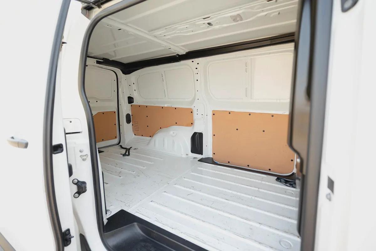 Peugeot Expert | Delivery Van | Diesel | GCC Specs | Ref#P01849-7-7