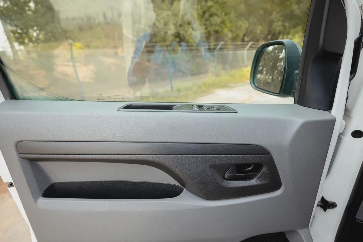 Peugeot Expert | Delivery Van | Diesel | GCC Specs | Ref#P01849-14-14