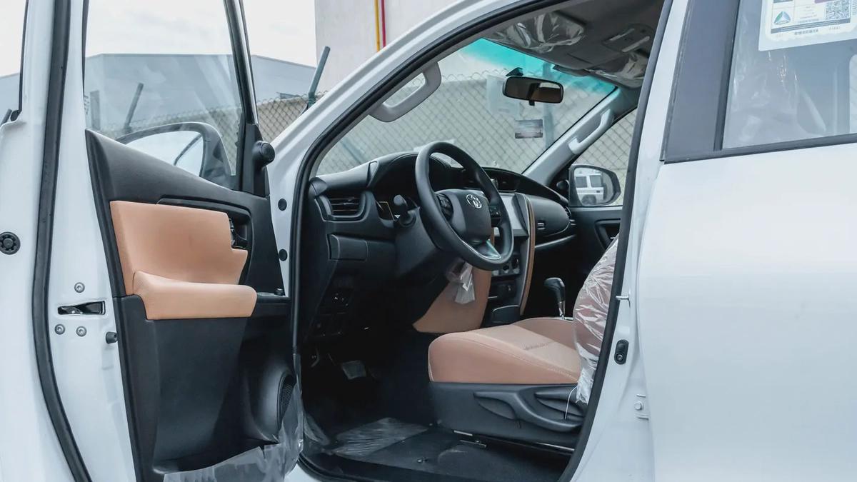 2026 Toyota Fortuner GX 4x2 2.7L Petrol AT - RWD-5-5