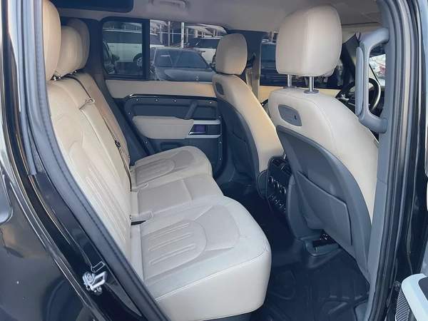 Land Rover Defender 110 HSE (P400) 2020 - GCC Specs