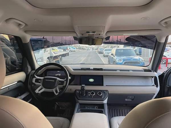Land Rover Defender 110 HSE (P400) 2020 - GCC Specs