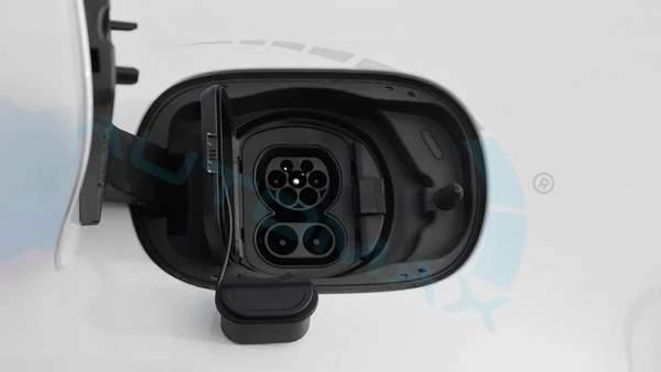 ( Only For Export ) 2025/2025 Land Rover Defender 110 X-Dynamic SE P400e Plug-in Hybrid BRAND NEW