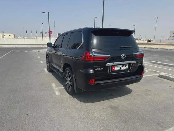 Lexus LX 570 Platinum 2019 GCC Specs - Pristine Condition