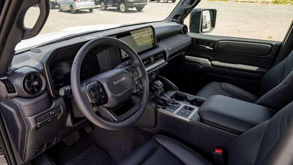 Toyota Prado PRADO 2025\LUXURY\(LHD) TOYOTA PRADO 250 WX+ 2.8D AT MY2025 – BLACK