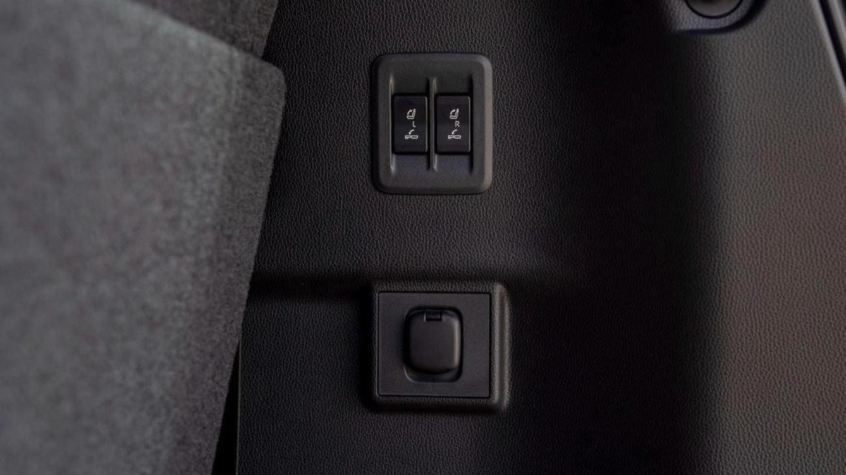 Toyota Prado PRADO 2025\LUXURY\(LHD) TOYOTA PRADO 250 WX+ 2.8D AT MY2025 – BLACK-24-24