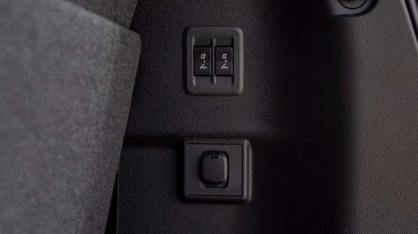 Toyota Prado PRADO 2025\LUXURY\(LHD) TOYOTA PRADO 250 WX+ 2.8D AT MY2025 – BLACK