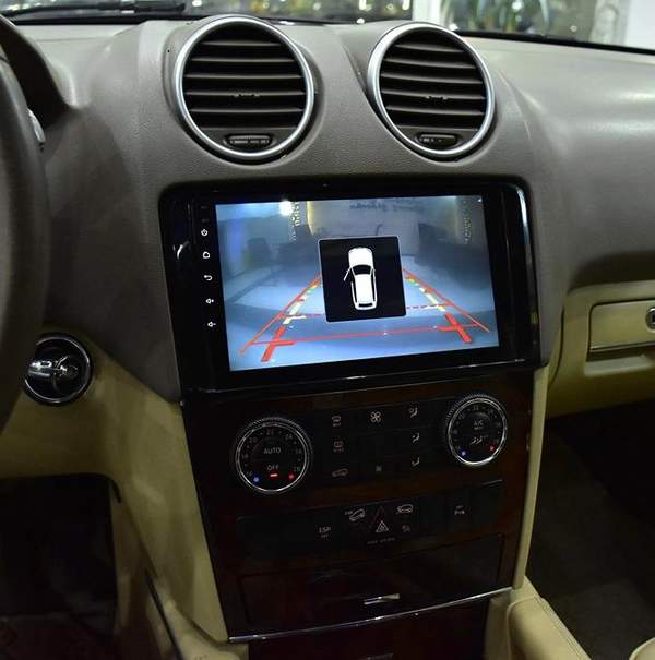 Mercedes Benz ML350 4Matic ( 2009 Model ) in Silver Color GCC Specs