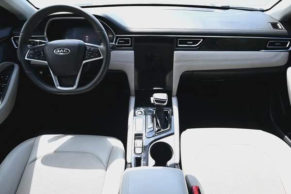 0% DP - JAC J7 1.5TC LUXURY 2023 - LOW MILEAGE - MINT CONDITION