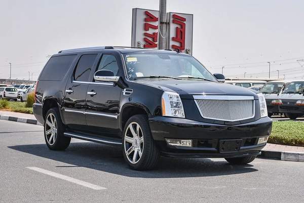 2011 - CADILLAC ESCALADE - SUPER CLEAN - ONLY 153,000 KM