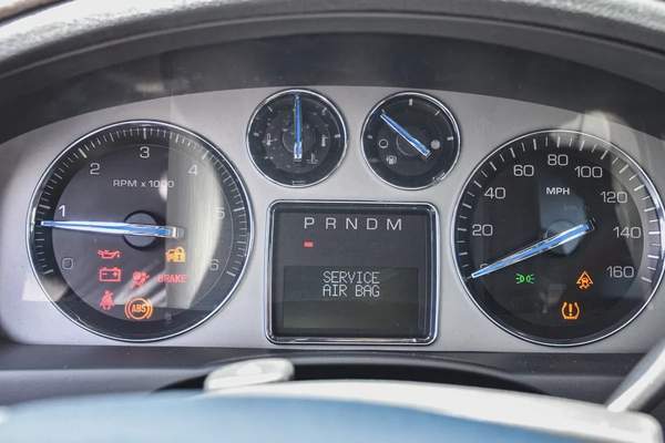 2011 - CADILLAC ESCALADE - SUPER CLEAN - ONLY 153,000 KM