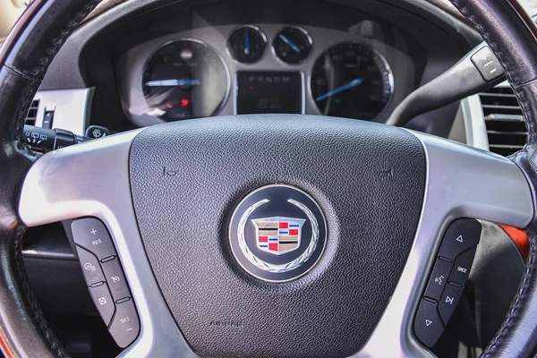 2011 - CADILLAC ESCALADE - SUPER CLEAN - ONLY 153,000 KM
