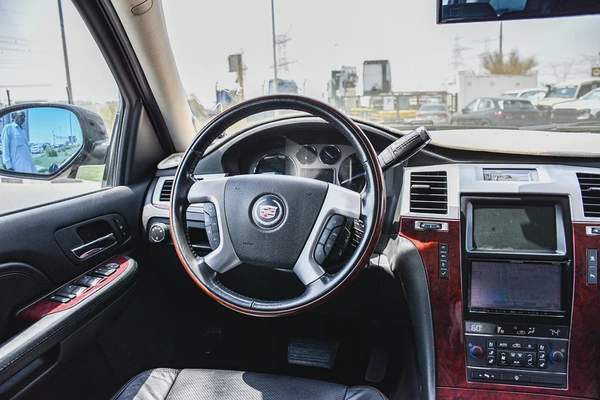 2011 - CADILLAC ESCALADE - SUPER CLEAN - ONLY 153,000 KM