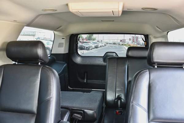 2011 - CADILLAC ESCALADE - SUPER CLEAN - ONLY 153,000 KM