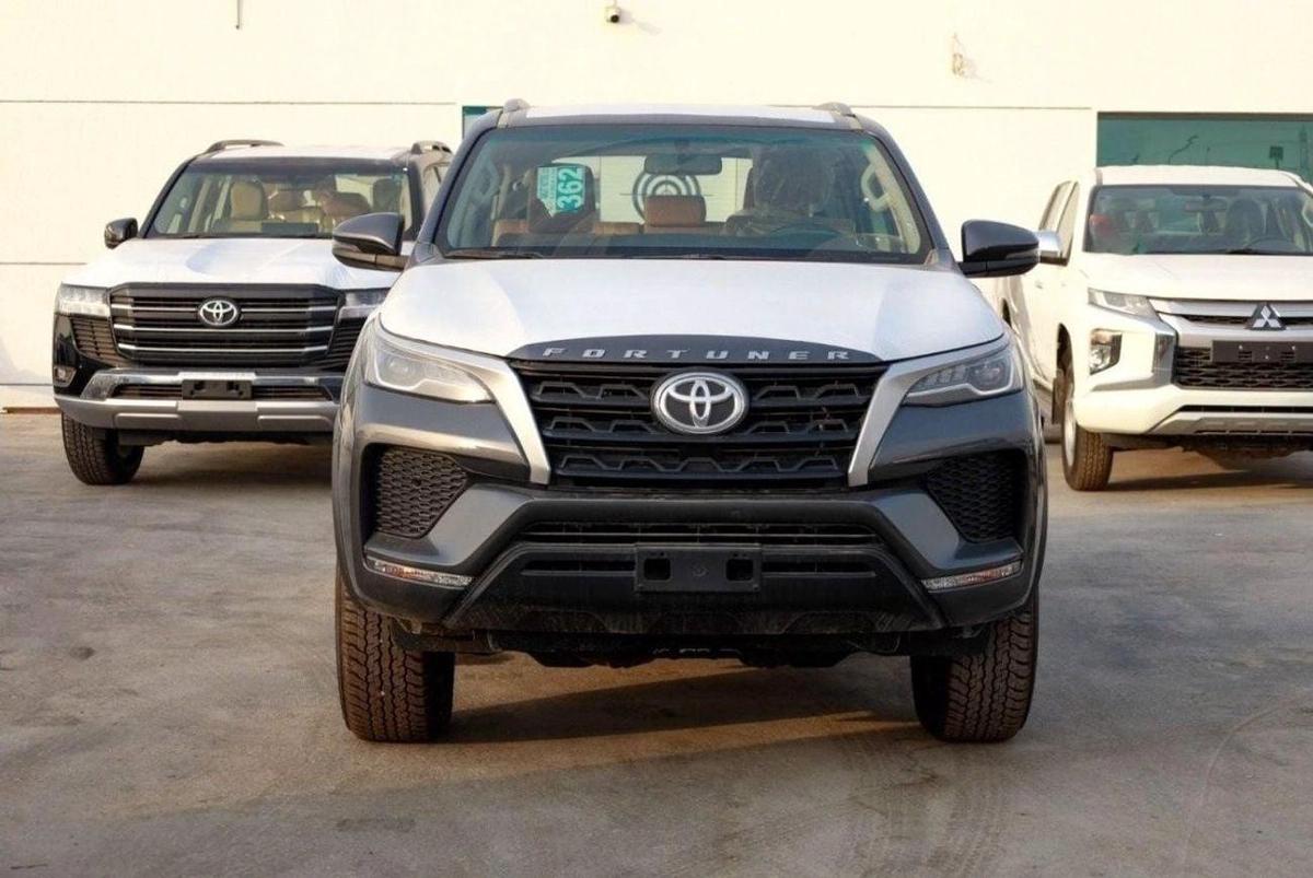 Toyota Fortuner Toyota Fortuner SR5 2.7L petrol 7Seats 4WD full option 2024-1-1
