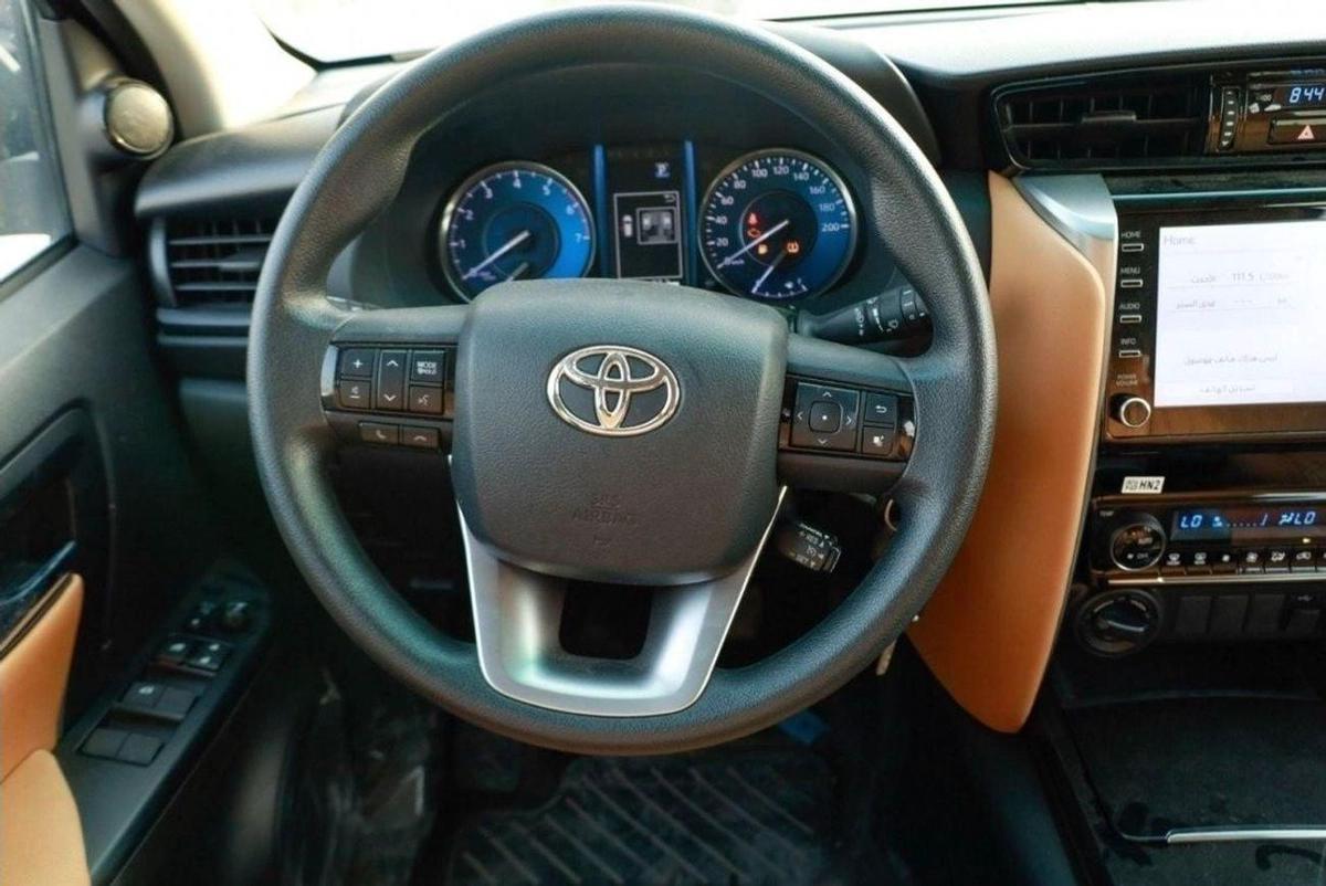 Toyota Fortuner Toyota Fortuner SR5 2.7L petrol 7Seats 4WD full option 2024-10-10