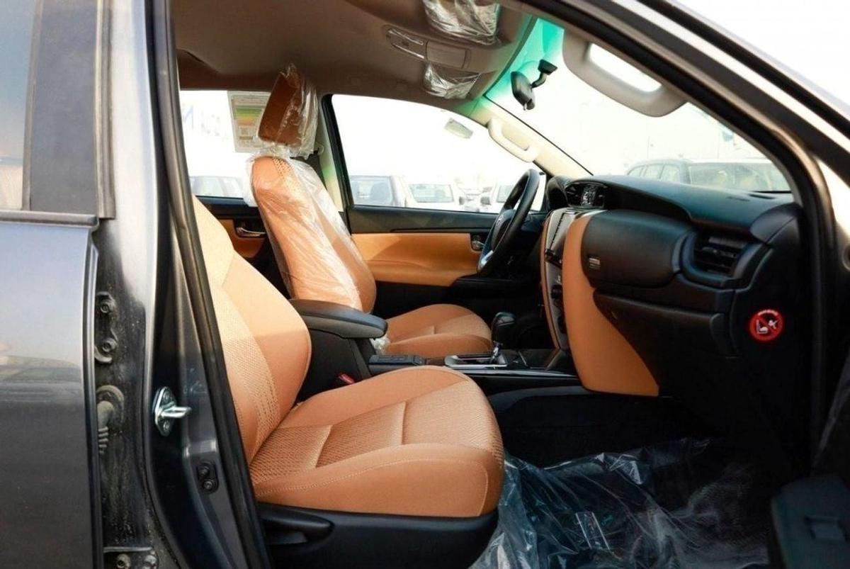 Toyota Fortuner Toyota Fortuner SR5 2.7L petrol 7Seats 4WD full option 2024-14-14