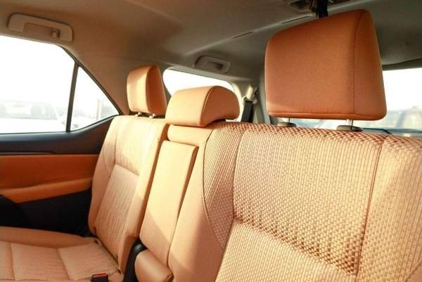 Toyota Fortuner Toyota Fortuner SR5 2.7L petrol 7Seats 4WD full option 2024