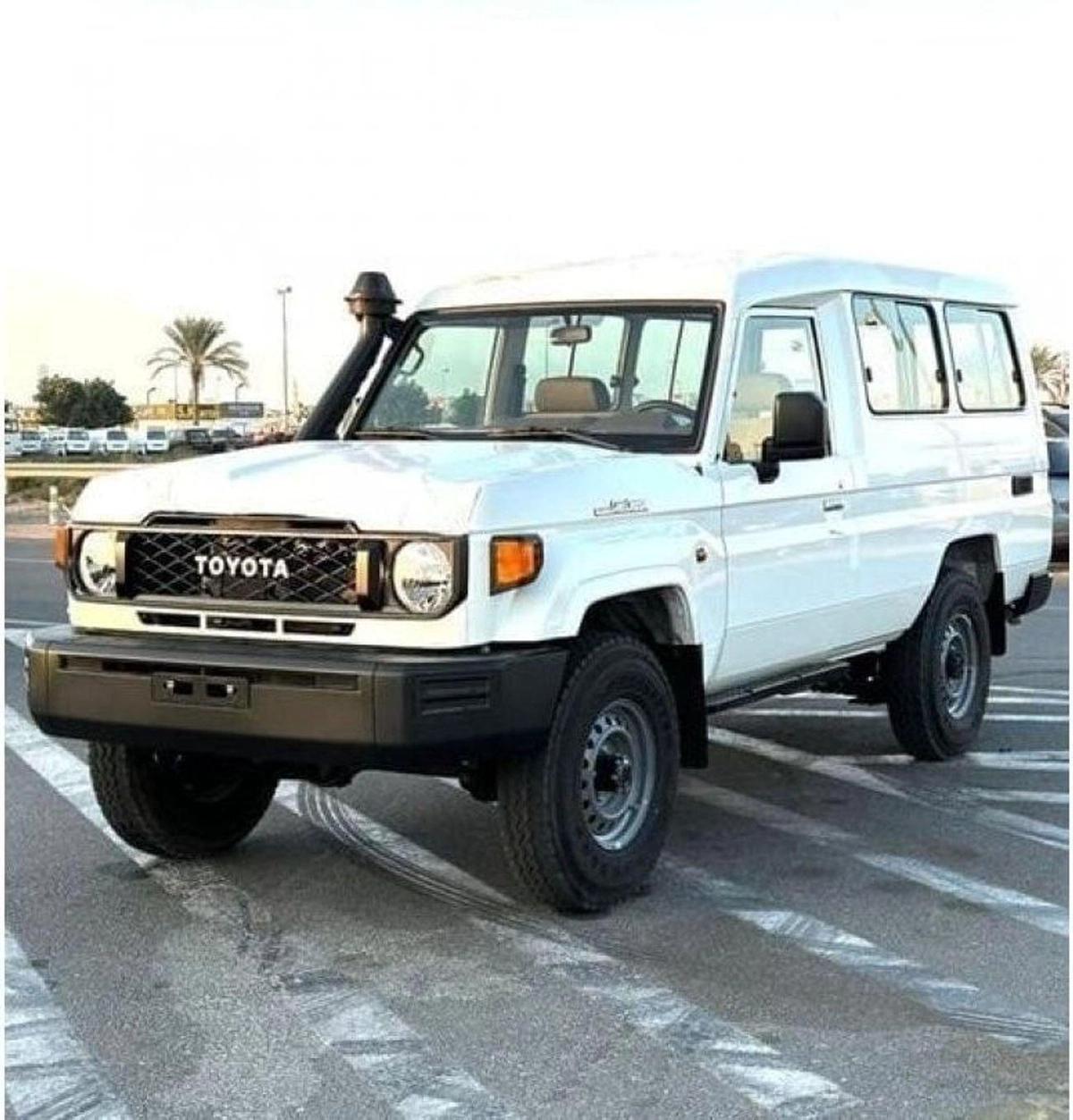 Toyota Land Cruiser 70 2024 Toyota LC 78 4.0P Petrol Manual-1-1