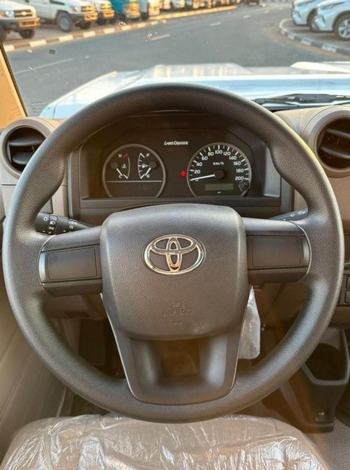 Toyota Land Cruiser 70 2024 Toyota LC 78 4.0P Petrol Manual-5-5
