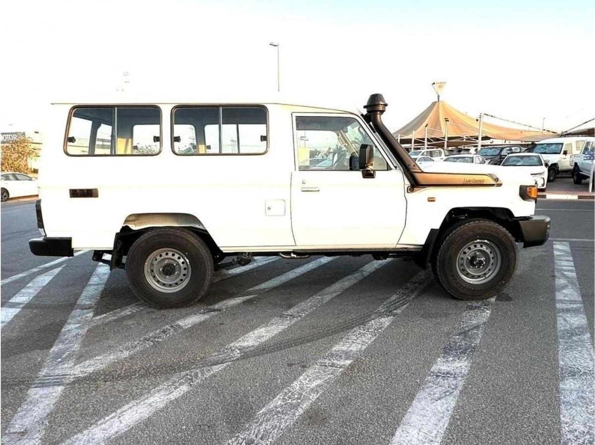 Toyota Land Cruiser 70 2024 Toyota LC 78 4.0P Petrol Manual-9-9