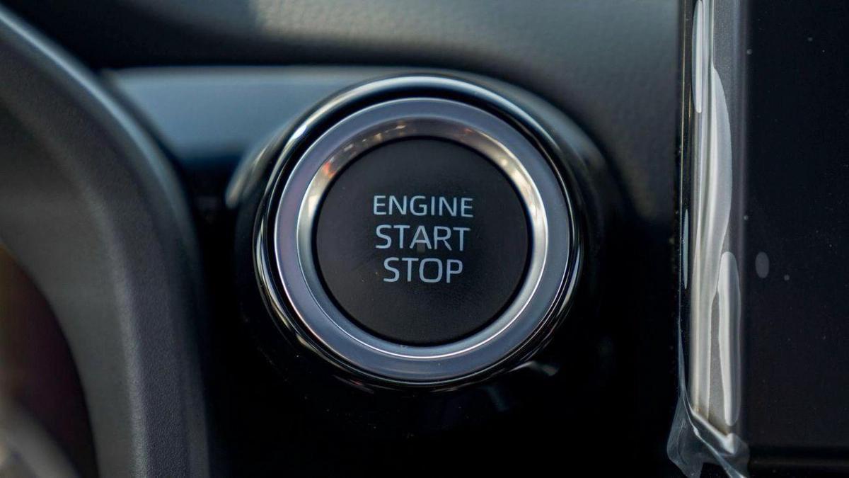 Toyota Land Cruiser VXR 3.5L-16-16