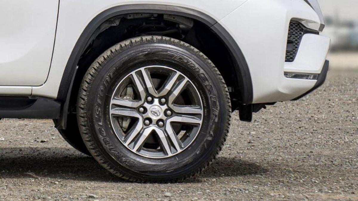 Toyota Fortuner Toyota fortuner 2.4L diesel 4WD AT MY2025-7-7