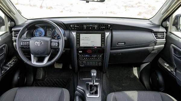 Toyota Fortuner Toyota fortuner 2.4L diesel 4WD AT MY2025