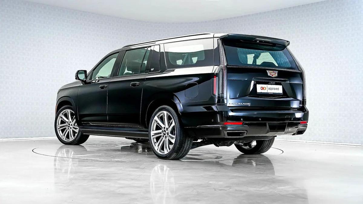 Cadillac Escalade Sport Platinum-4-4