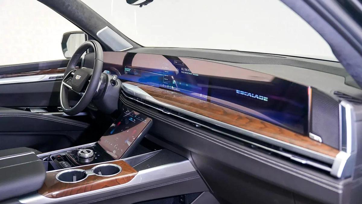 Cadillac Escalade Sport Platinum-9-9
