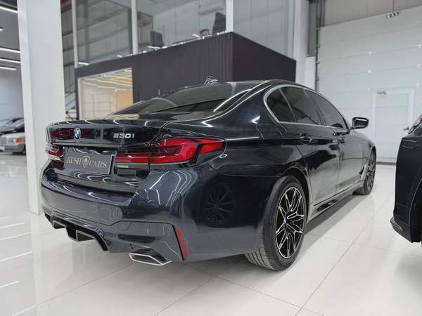 2023 BMW 530i LOW MILEAGE EXCELLENT CONDITION