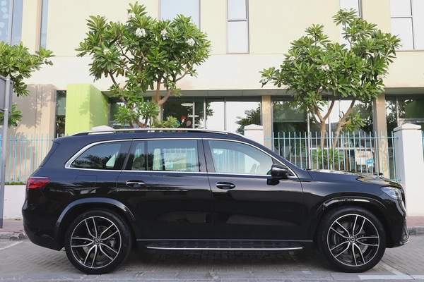 MERCEDES-BENZ GLS450 -2024- 13000KM-UNDER WARRANTY-GCC SPECS