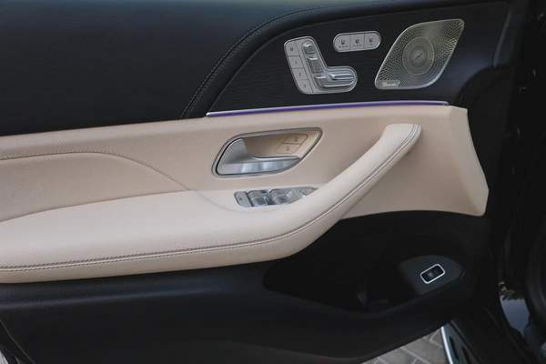 MERCEDES-BENZ GLS450 -2024- 13000KM-UNDER WARRANTY-GCC SPECS