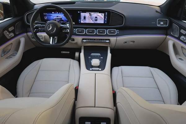 MERCEDES-BENZ GLS450 -2024- 13000KM-UNDER WARRANTY-GCC SPECS