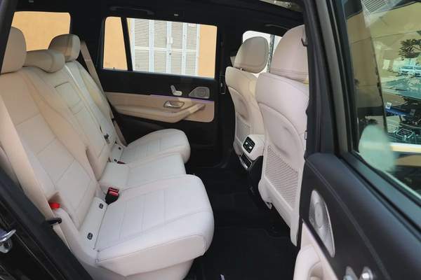 MERCEDES-BENZ GLS450 -2024- 13000KM-UNDER WARRANTY-GCC SPECS