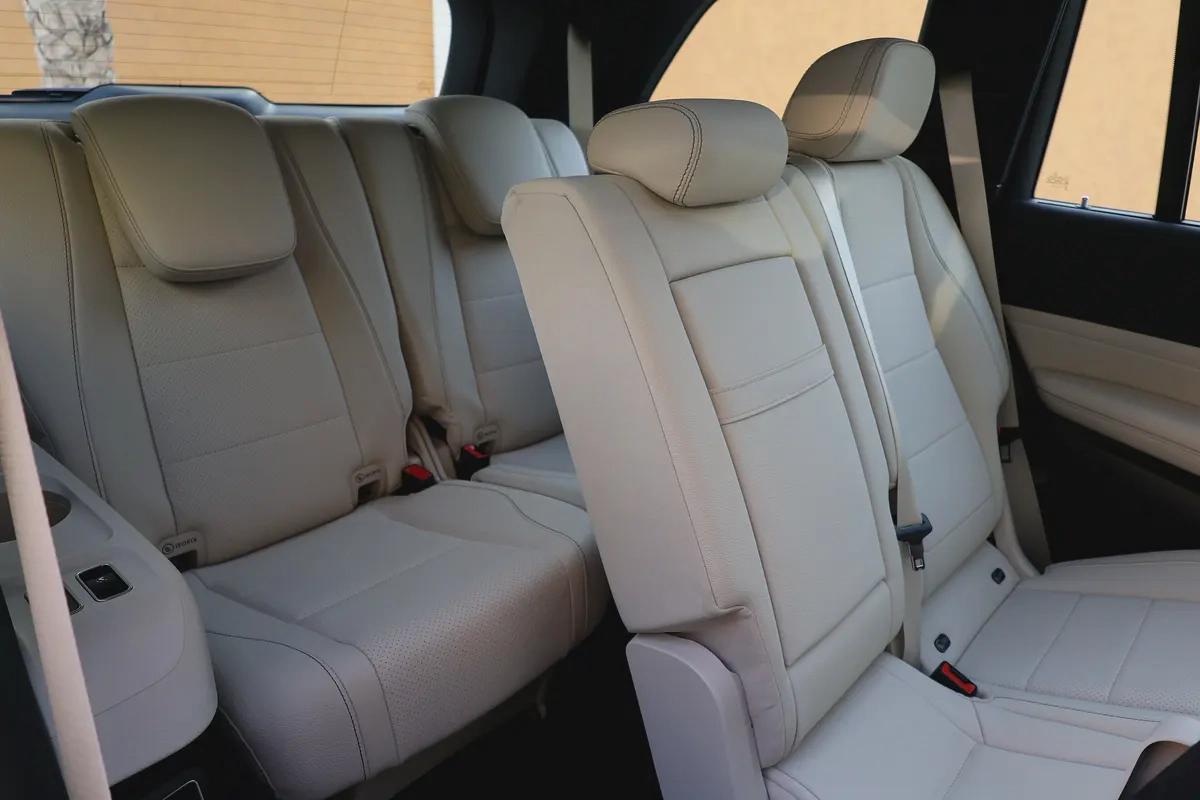 MERCEDES-BENZ GLS450 -2024- 13000KM-UNDER WARRANTY-GCC SPECS-18-18