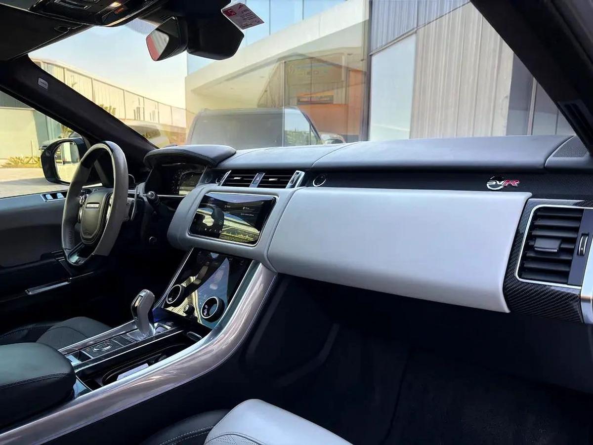 AED 4,000 P.M | 0% DOWN PAYMENT | RANGE ROVER SPORT SVR CARBON EDITION | 5.0L V8 | 2022-2-2