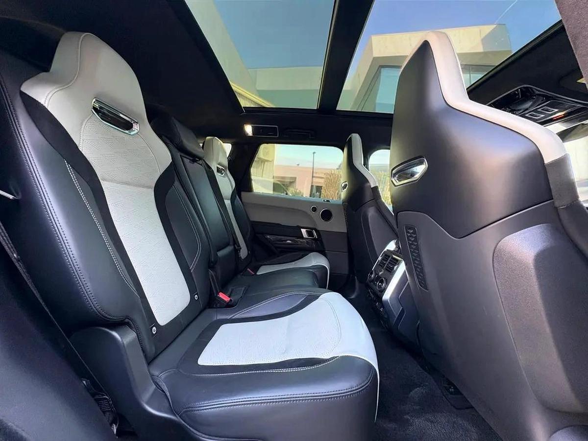 AED 4,000 P.M | 0% DOWN PAYMENT | RANGE ROVER SPORT SVR CARBON EDITION | 5.0L V8 | 2022-3-3