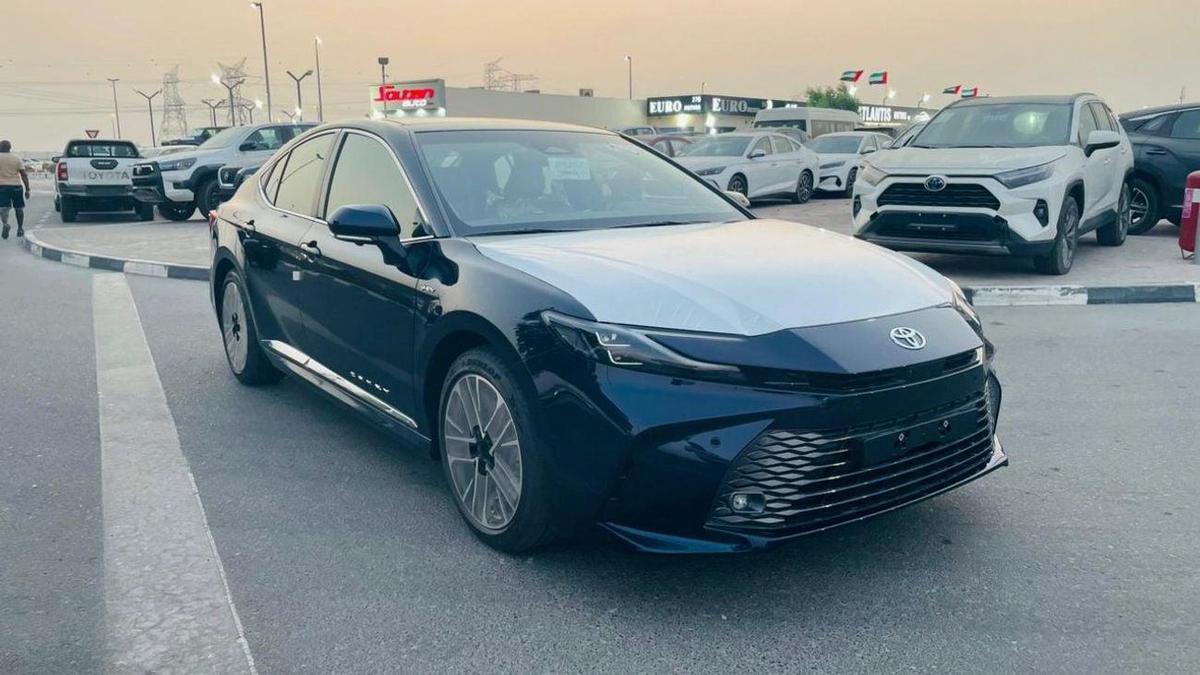 Toyota Camry CAMRY 2.5 HYBRID LUMEIR-0-0